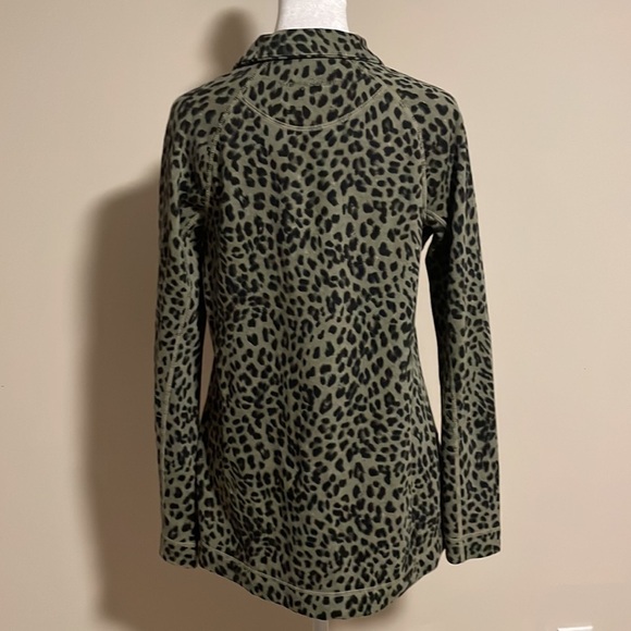 Tommy Bahama Olive green & Black leopard print zip up sweater jacket woman’s SP - Picture 6 of 11
